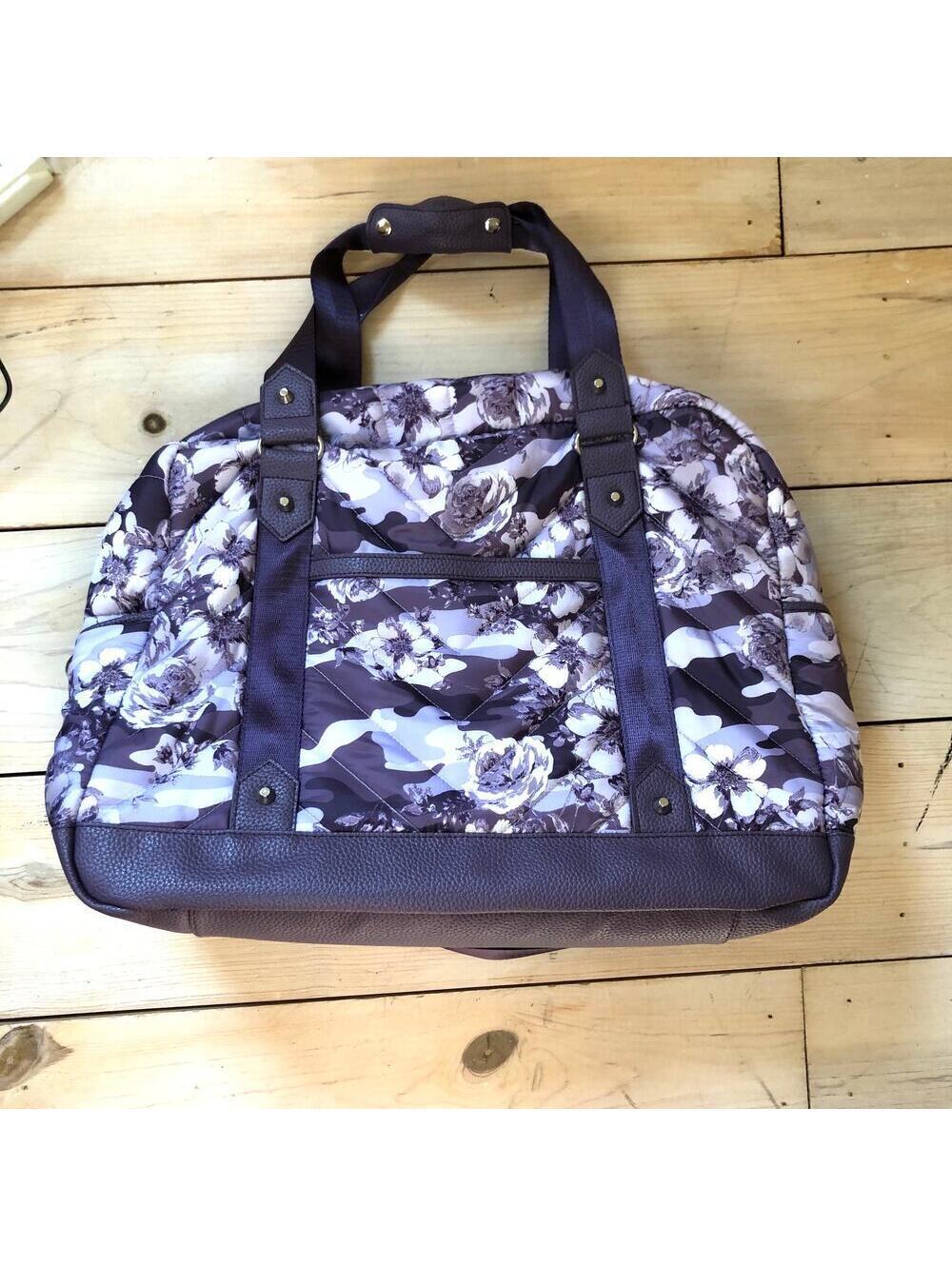 Cynthia Rowley EUC Women's Large Quilted Purple Floral Camo Weekender Bag